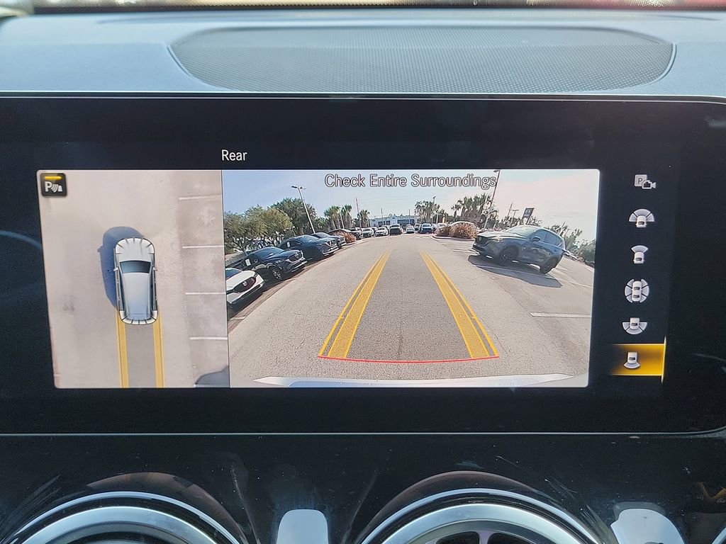 Used 2022 Mercedes-Benz GLB 35 AMG 4MATIC image 37