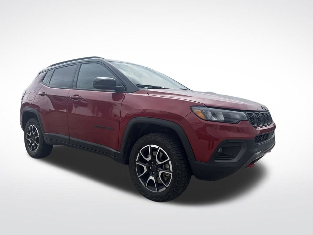 Used 2025 Jeep Compass Trailhawk AWD/4WD image 1