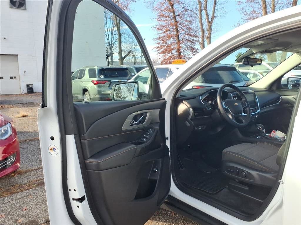 Certified 2021 Chevrolet Traverse LT image 12