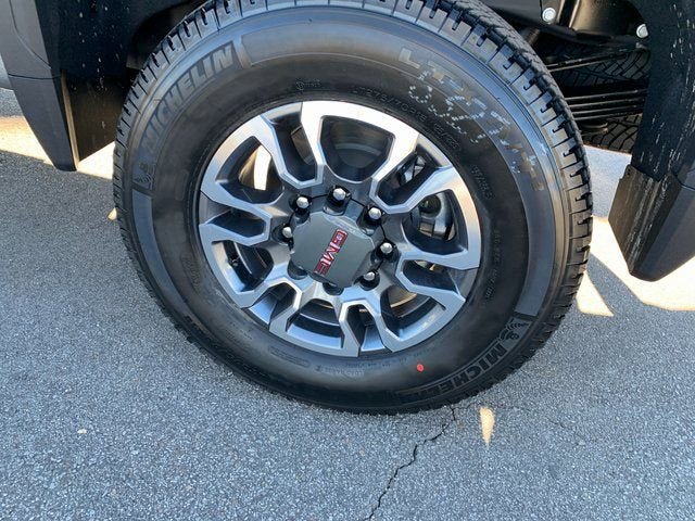 New 2026 GMC Sierra 3500 SLT w/ SLT Convenience Package AWD/4WD image 9