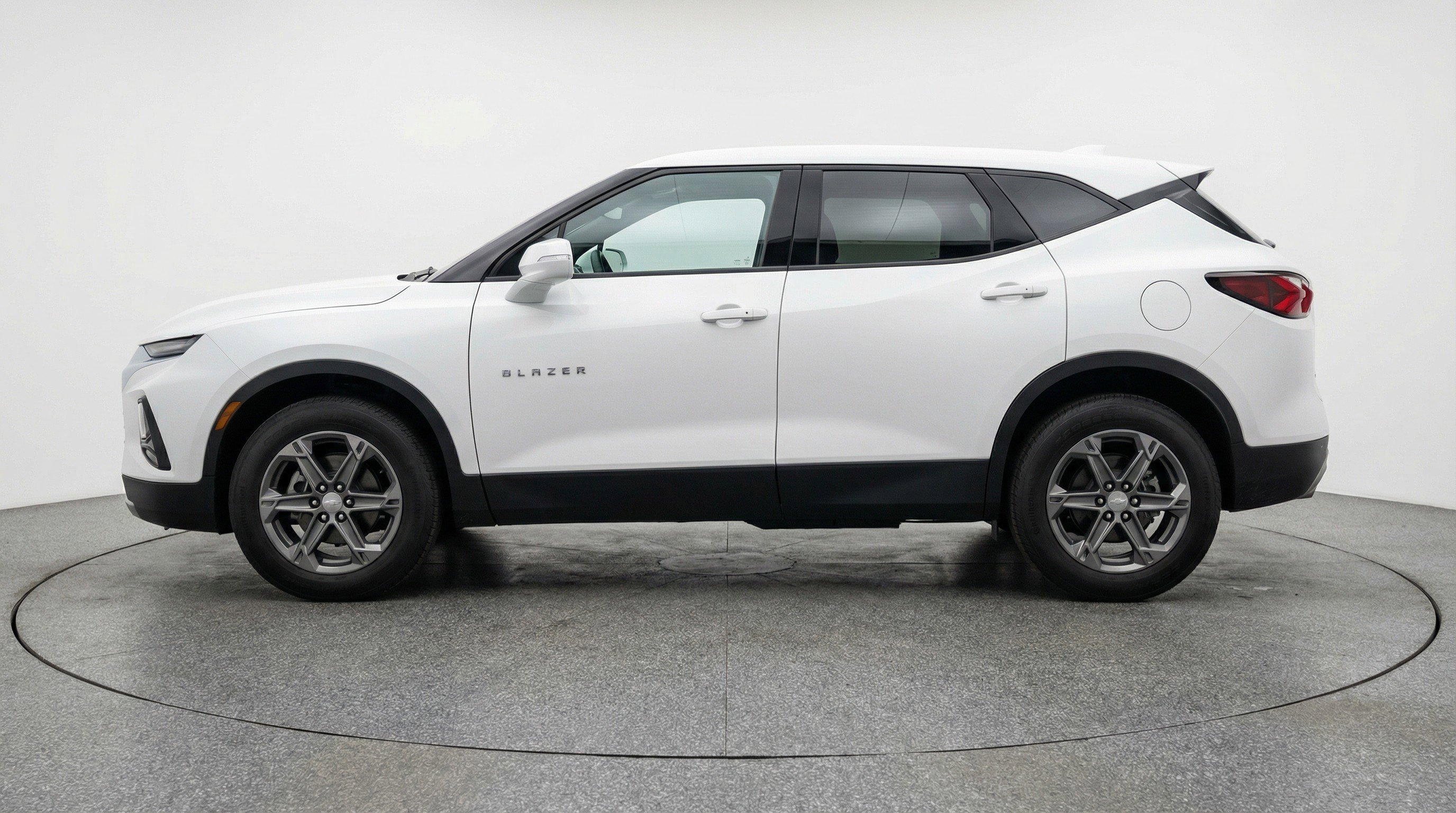 Used 2025 Chevrolet Blazer LT image 5