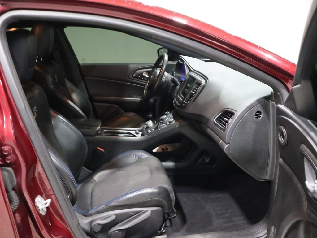 Used 2016 Chrysler 200 S w/ Comfort Group image 22
