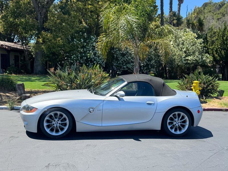 Used 2003 BMW Z4 2.5i image 2