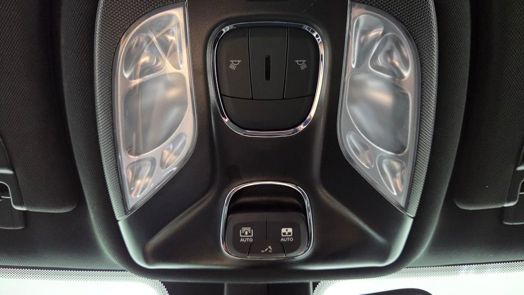 Used 2024 Jeep Compass Limited w/ High Altitude Package AWD/4WD image 28