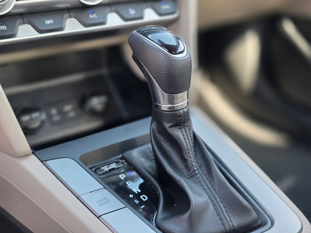 Used 2020 Hyundai Elantra SE FWD image 31