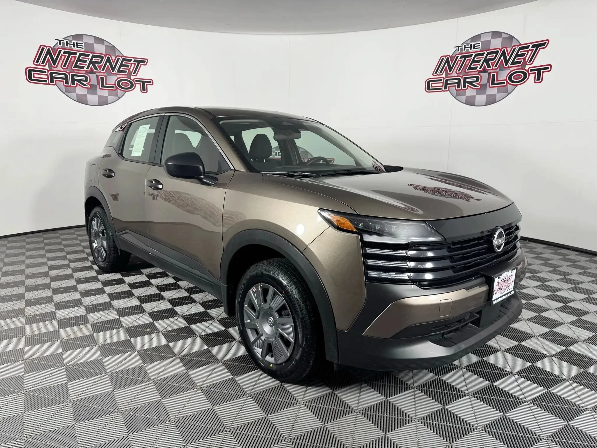 Used 2025 Nissan Kicks S AWD/4WD image 9