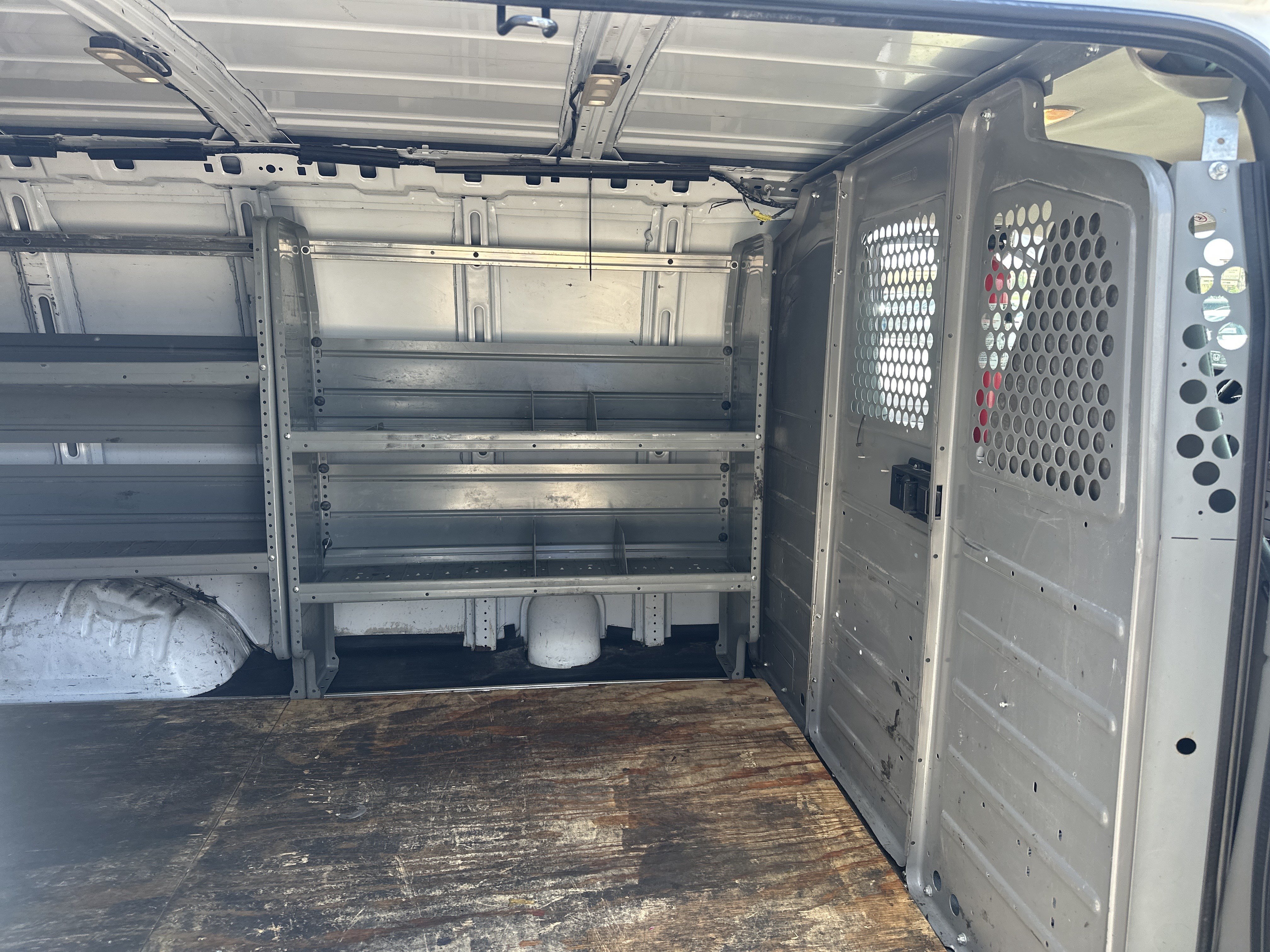 Used 2019 Chevrolet Express 3500 w/ Driver Convenience Package RWD image 28