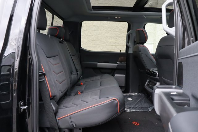 New 2026 Ford F250 Lariat w/ Black Appearance Package image 40