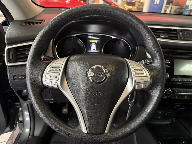 Used 2016 Nissan Rogue S FWD image 14