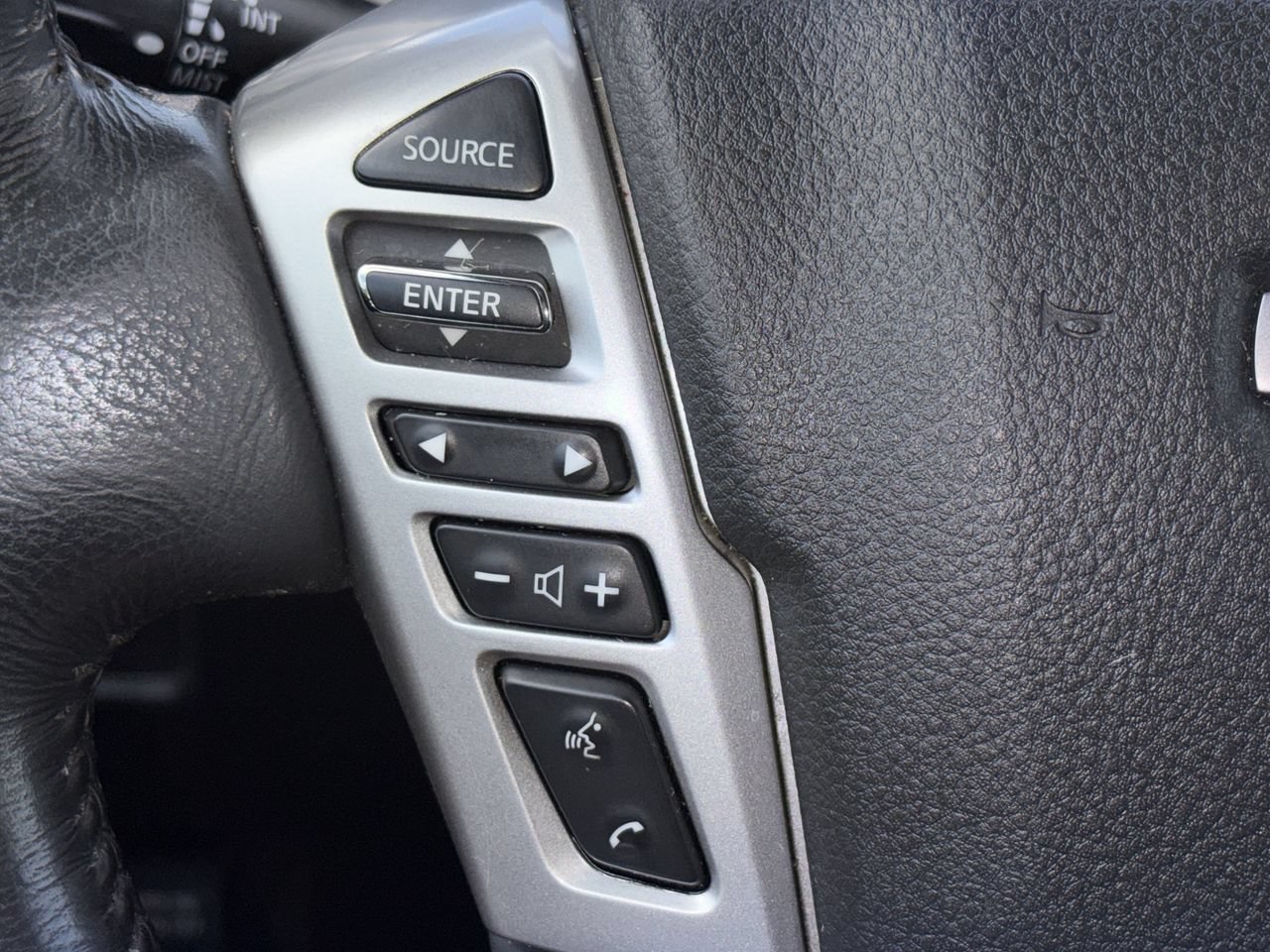 Certified 2024 Nissan Titan SV w/ SV Convenience Package AWD/4WD image 19