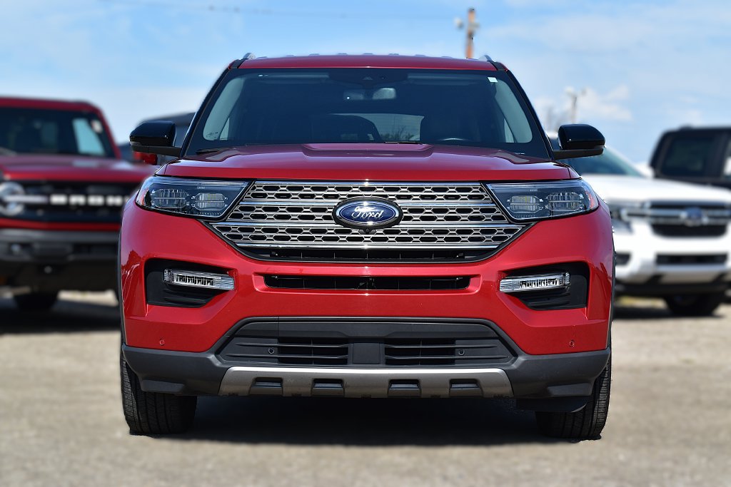 Certified 2024 Ford Explorer Limited w/ Equipment Group 301A AWD/4WD image 2
