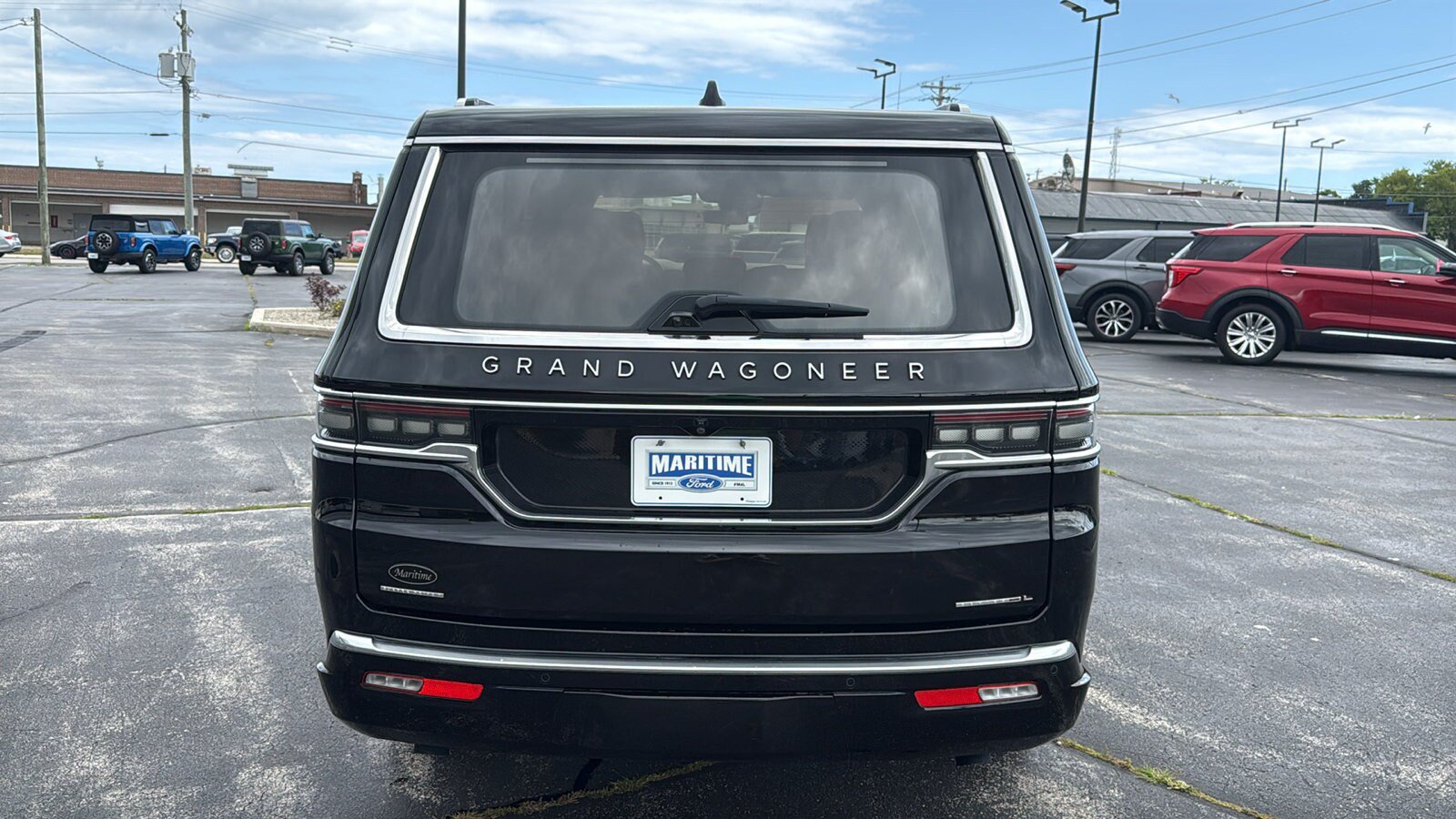 Used 2023 Jeep Grand Wagoneer L Series III w/ Rear Seat Video Group 1 AWD/4WD image 8