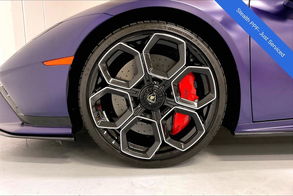 Used 2024 Lamborghini Huracan Tecnica image 17