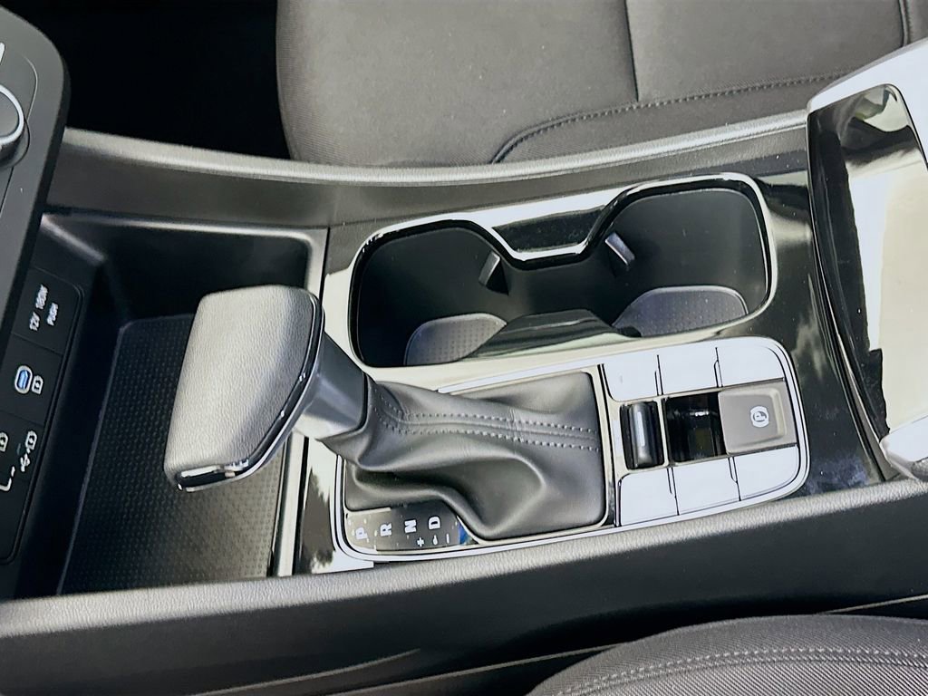 Certified 2025 Hyundai Tucson SE image 16