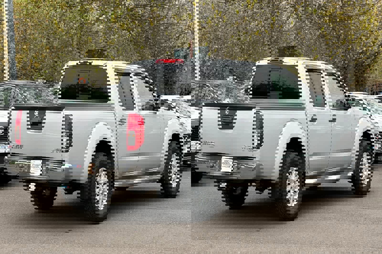 Used 2018 Nissan Frontier SV image 2