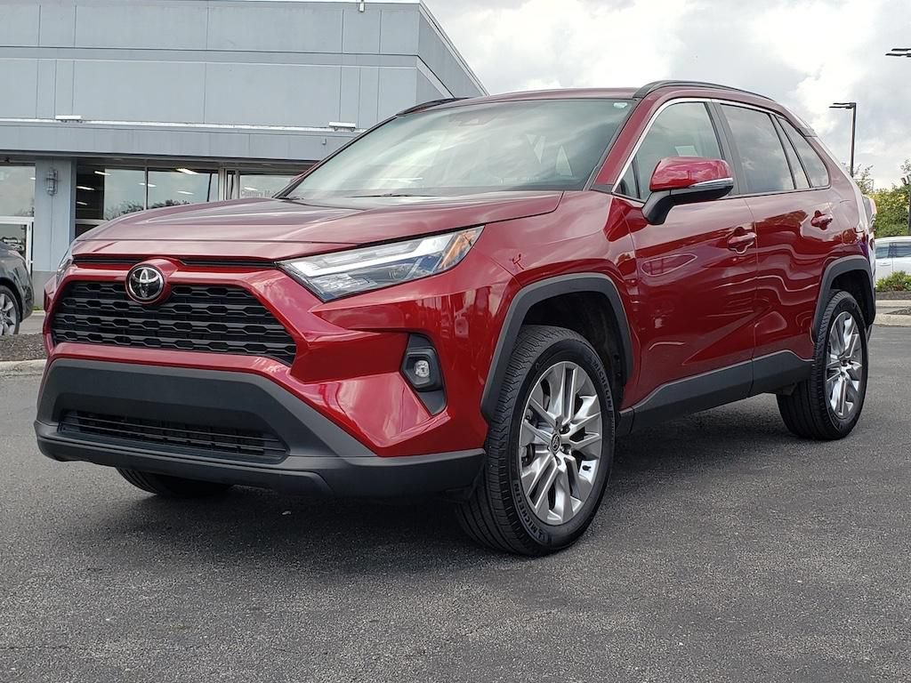Used 2025 Toyota RAV4 XLE Premium w/ Weather Package AWD/4WD image 4