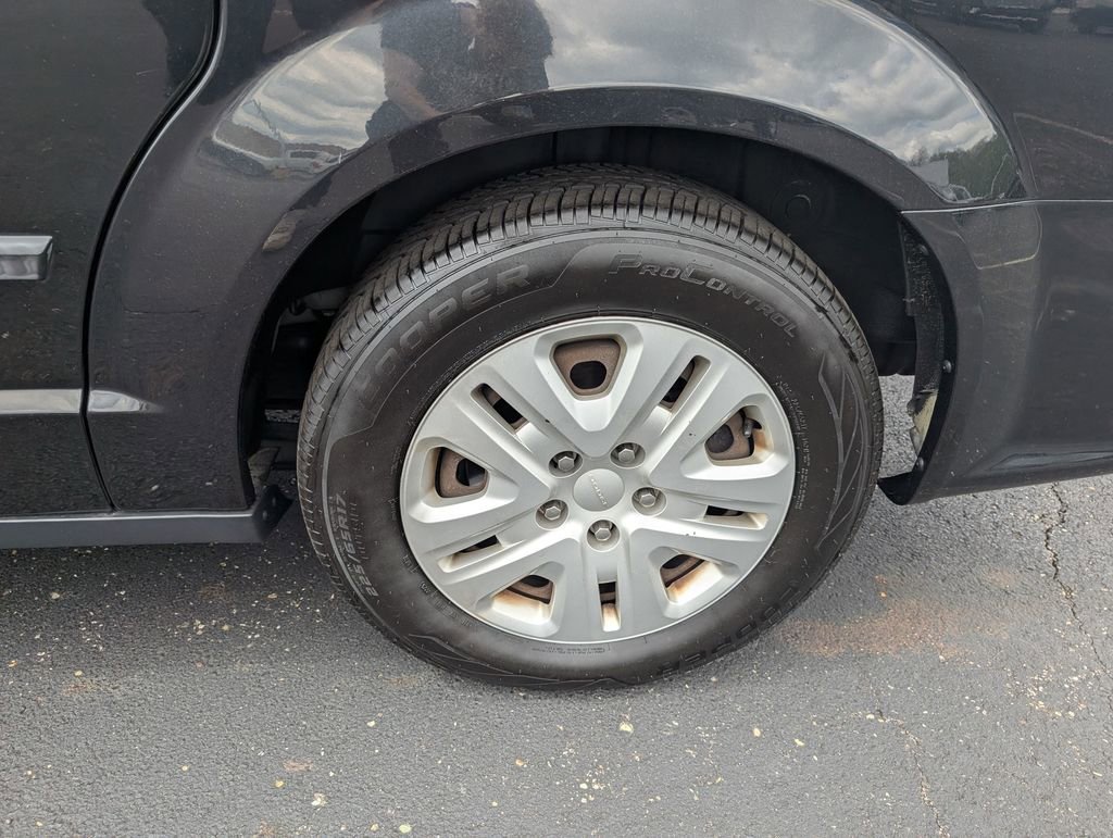 Used 2016 Dodge Grand Caravan American Value Package image 22