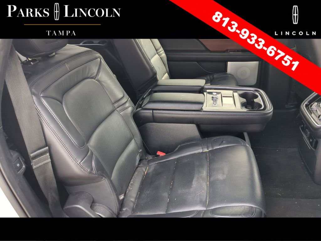 Used 2021 Lincoln Navigator Reserve image 12