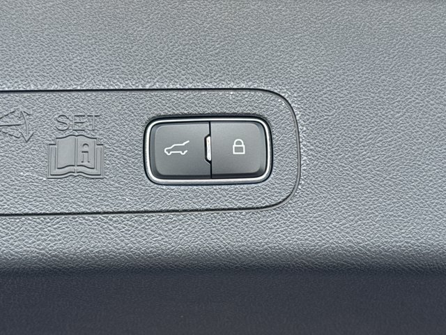 Used 2026 Lincoln Aviator AWD image 6