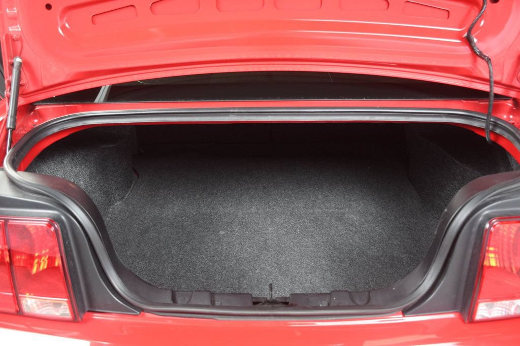 Used 2005 Ford Mustang GT RWD image 56