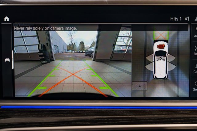 Used 2022 BMW X7 M50i w/ Cold Weather Package image 21