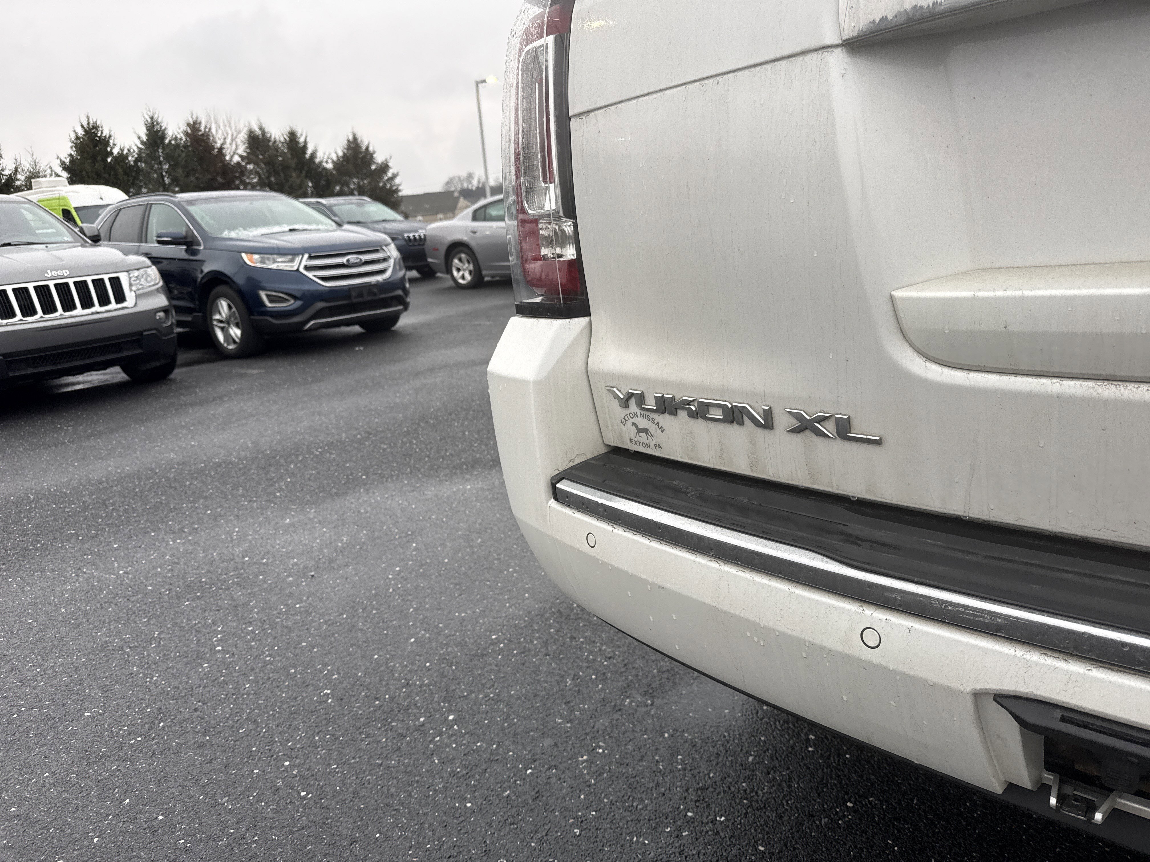 Used 2017 GMC Yukon XL Denali w/ Open Road Package image 9