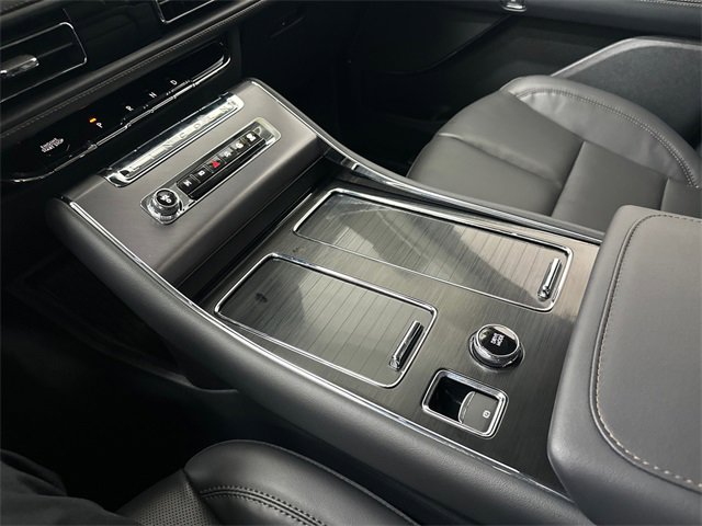 New 2026 Lincoln Aviator AWD image 30