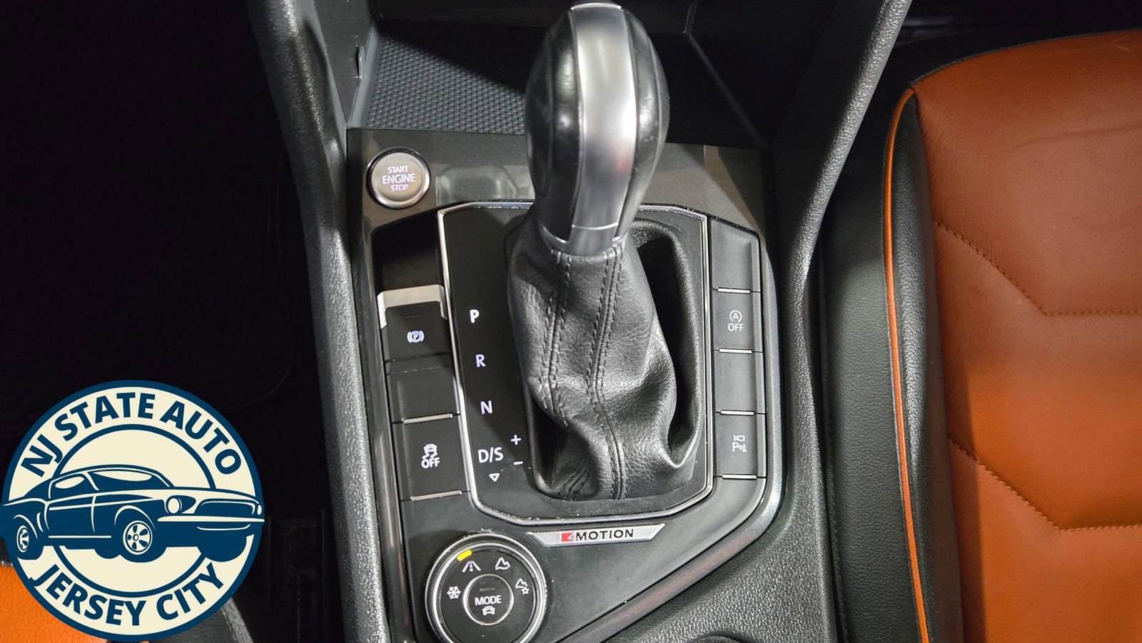Used 2018 Volkswagen Tiguan SEL Premium image 18