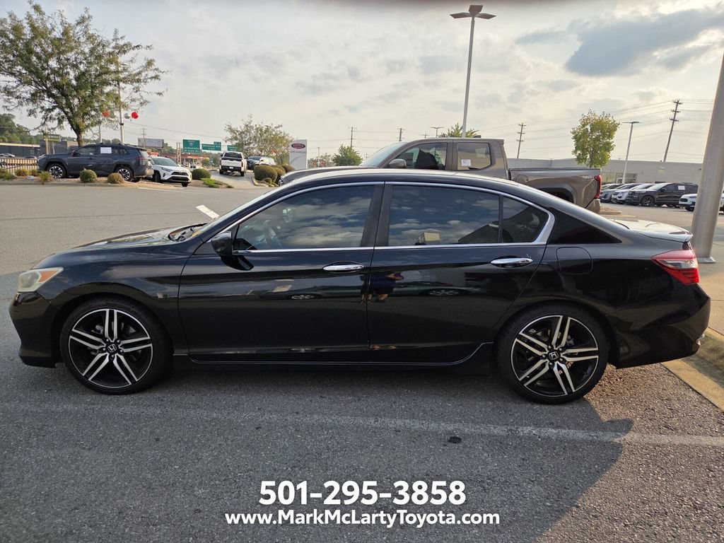 Used 2017 Honda Accord Sport image 6