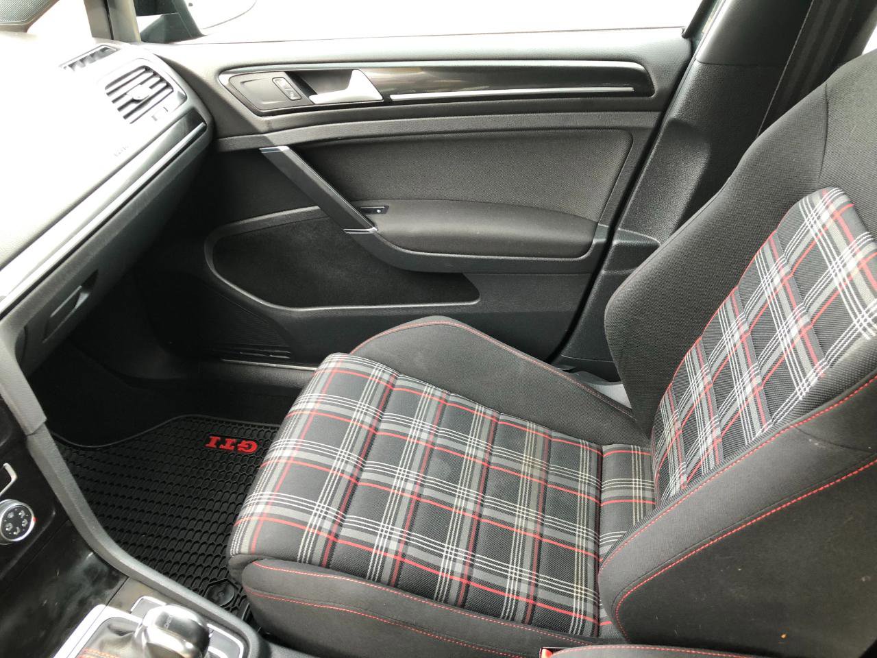 Used 2017 Volkswagen GTI Sport FWD image 28