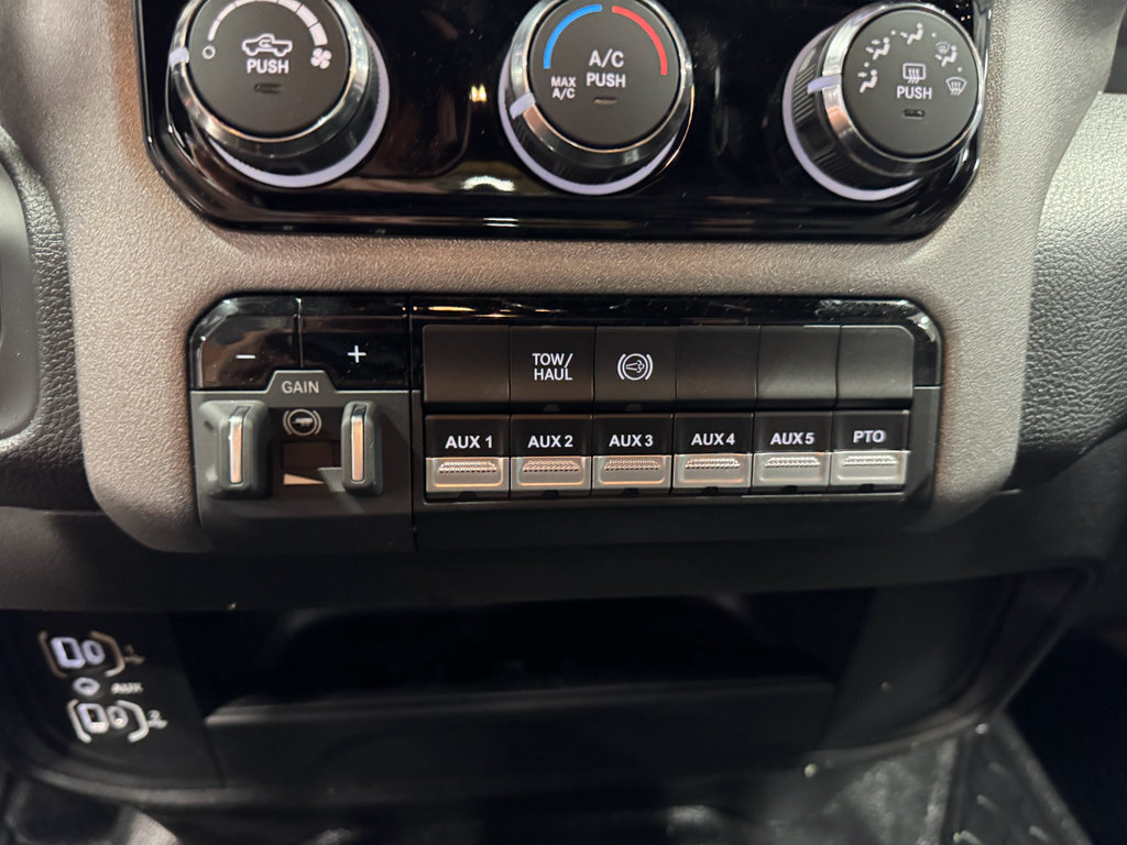 New 2025 RAM 4500 Tradesman AWD/4WD image 33