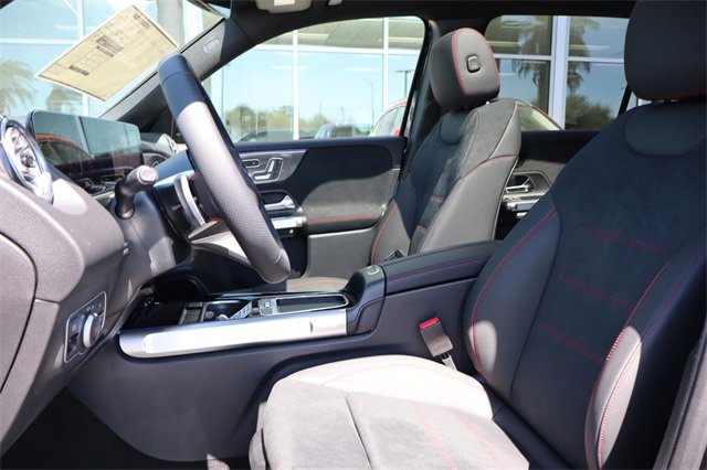 New 2025 Mercedes-Benz GLB 250 image 6