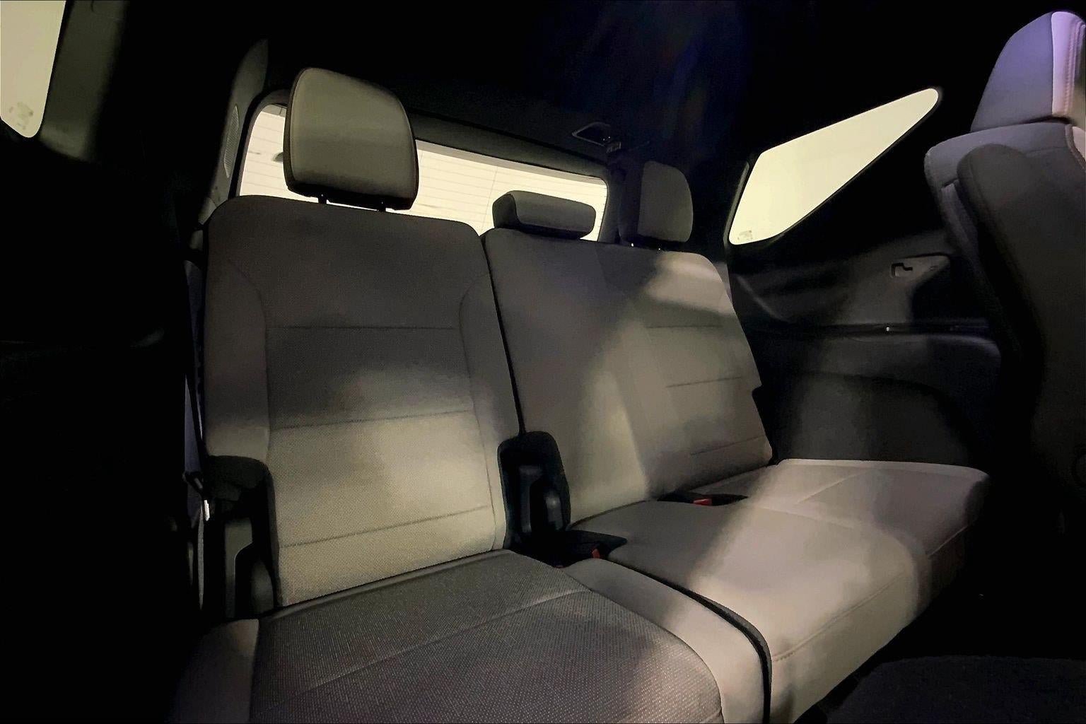 Used 2025 Chevrolet Traverse LT AWD/4WD image 24