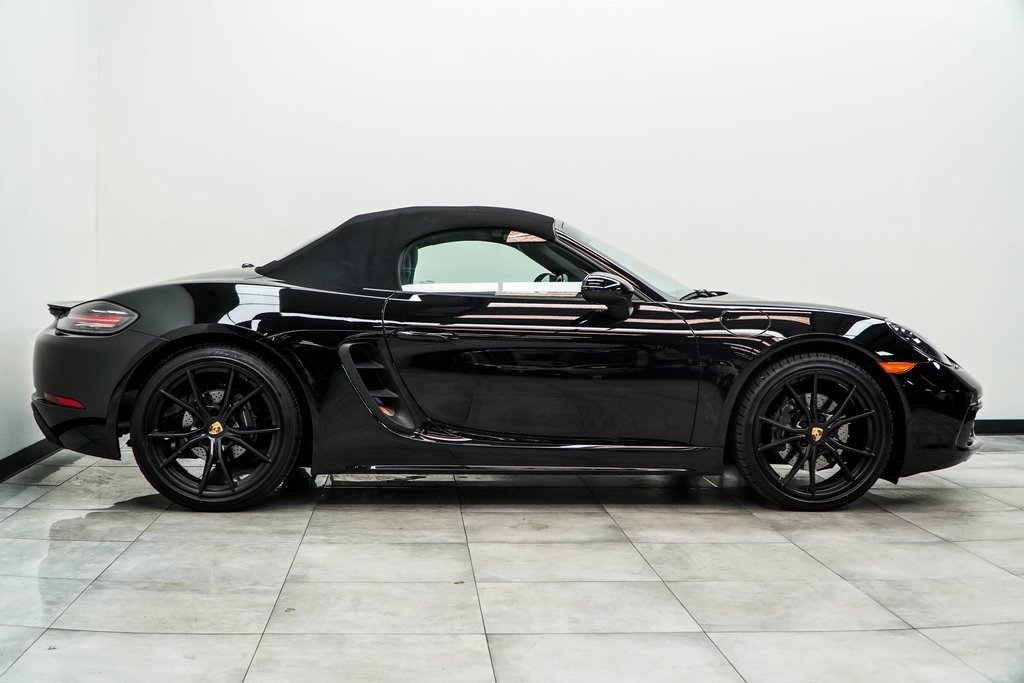 Used 2021 Porsche 718 Boxster image 11