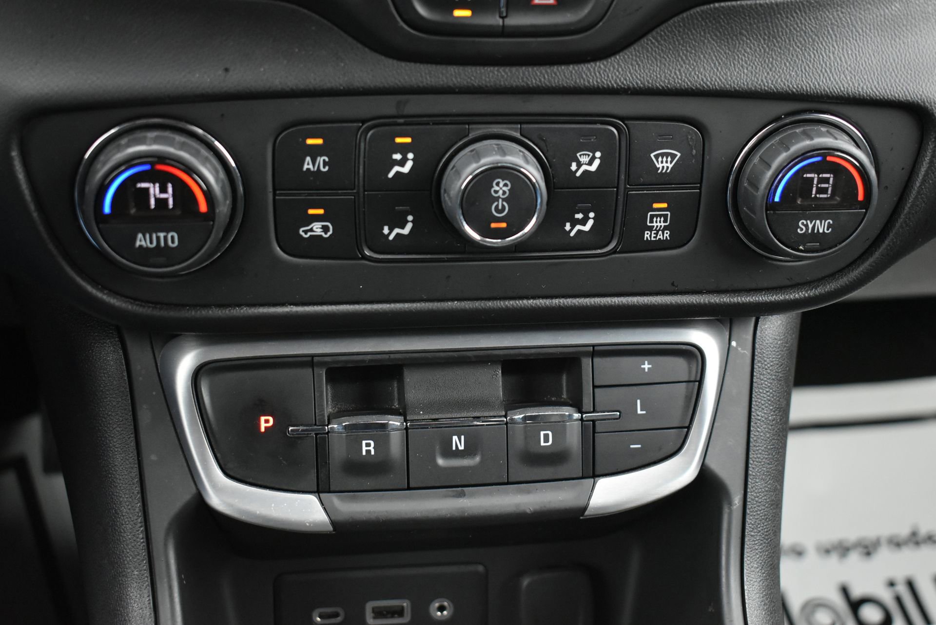 Used 2022 GMC Terrain SLE w/ Driver Convenience Package image 30