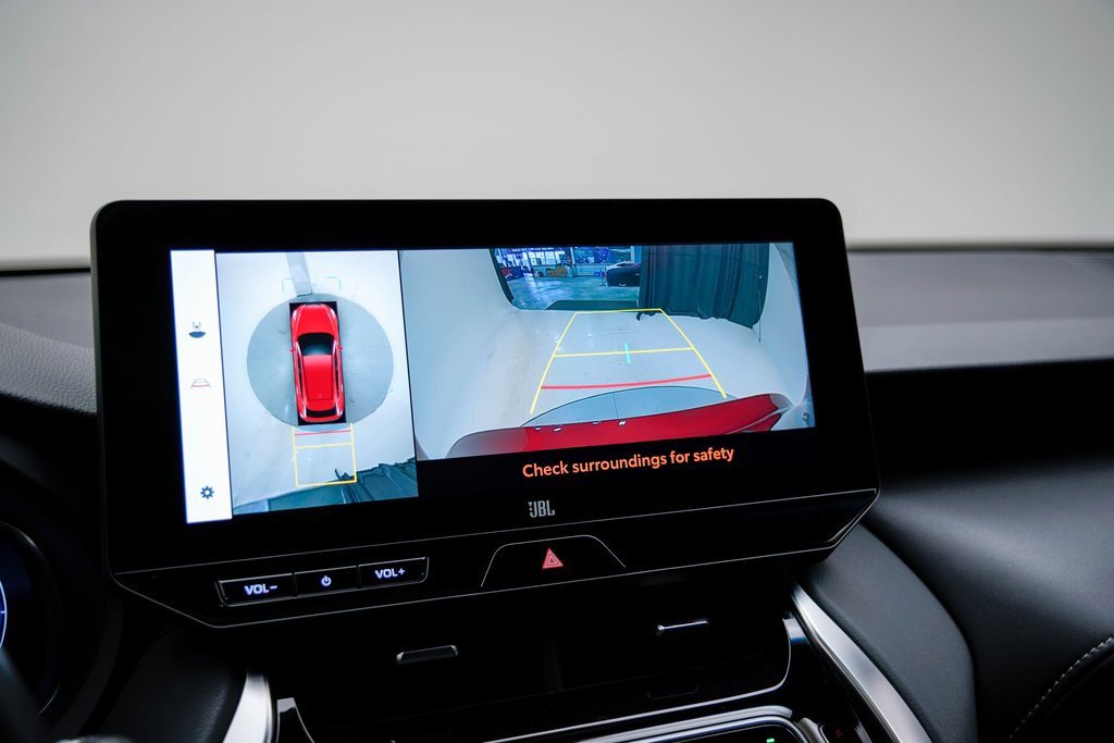 Used 2024 Toyota Venza Limited image 29