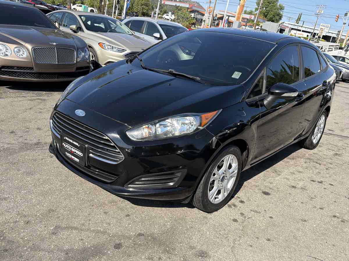 Used 2016 Ford Fiesta SE FWD image 3