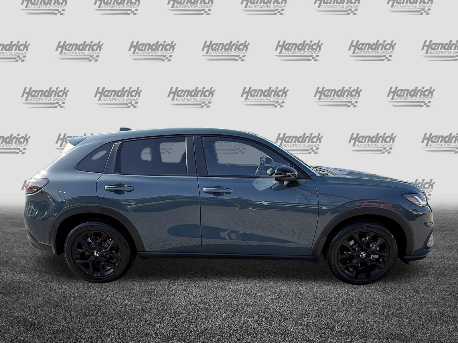 Used 2025 Honda HR-V Sport image 11