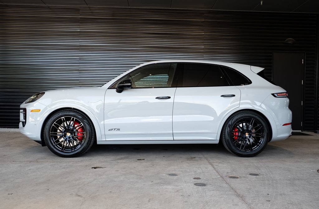 New 2026 Porsche Cayenne GTS AWD/4WD image 2