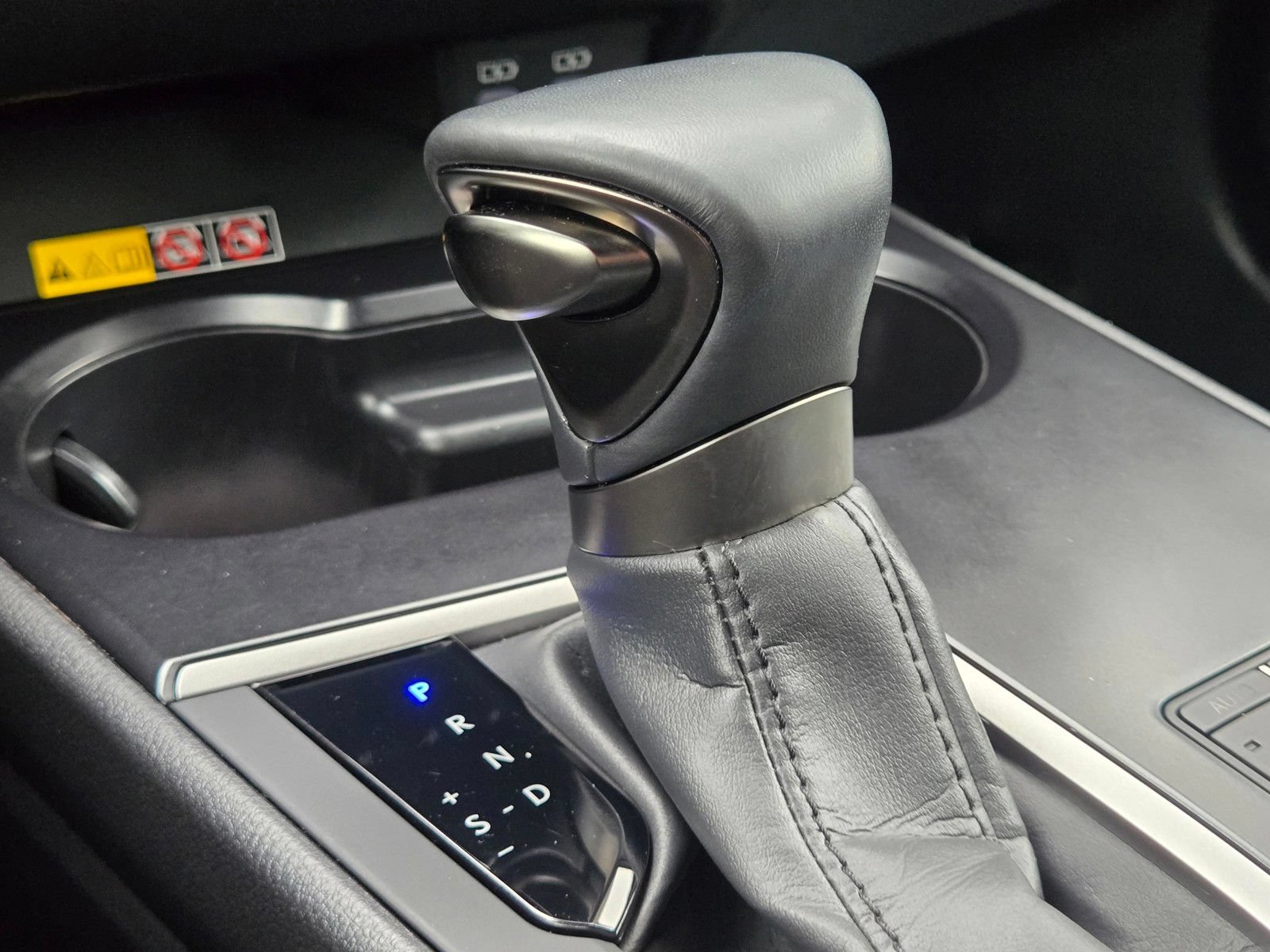 Used 2024 Lexus UX 250h F Sport FWD image 24