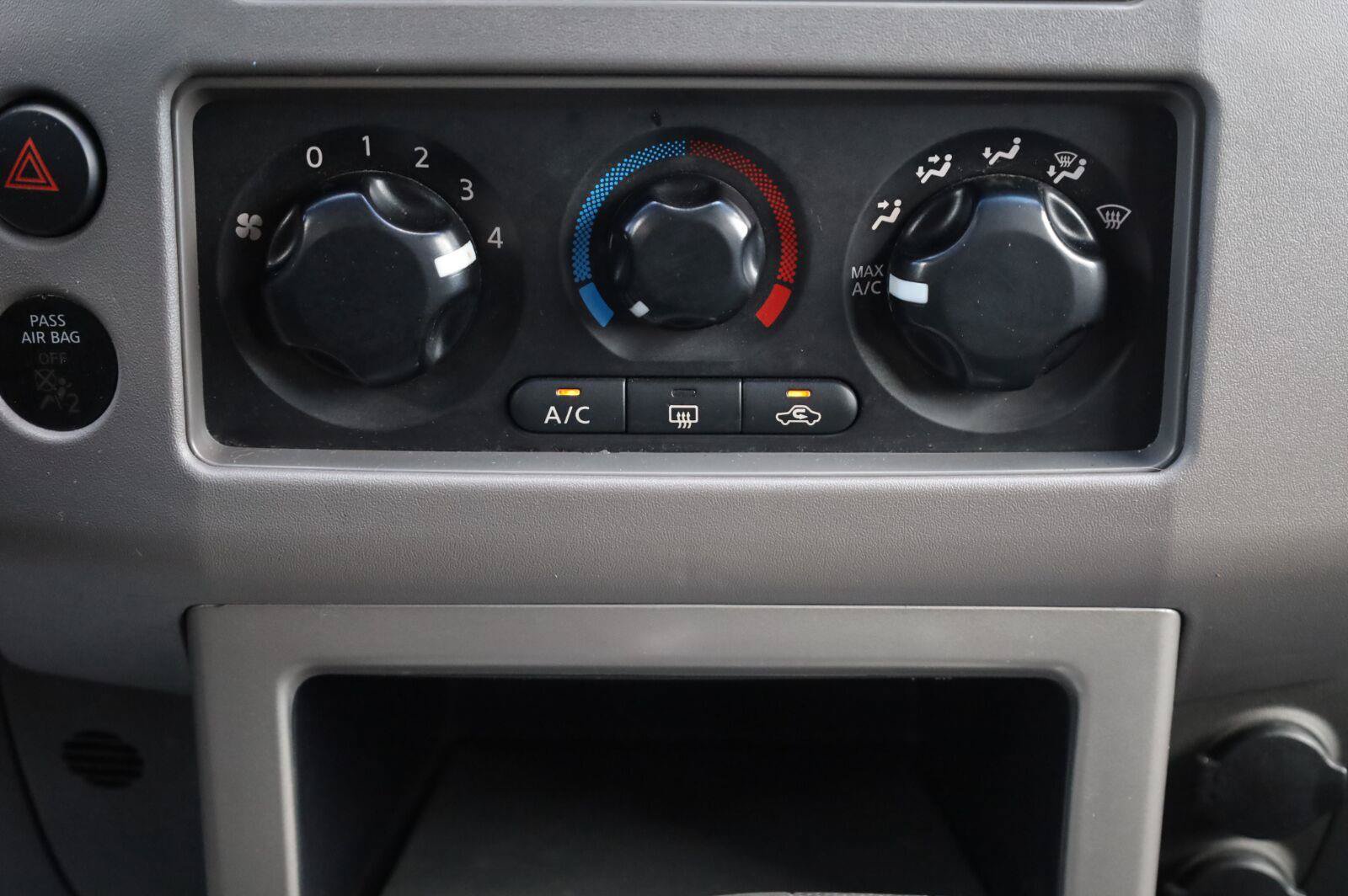 Used 2008 Nissan Pathfinder S AWD/4WD image 39