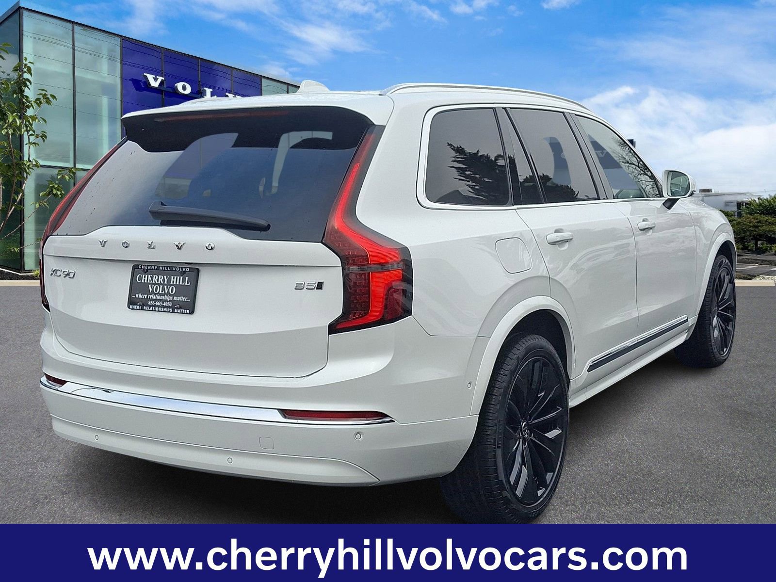 Certified 2025 Volvo XC90 B5 Plus image 7