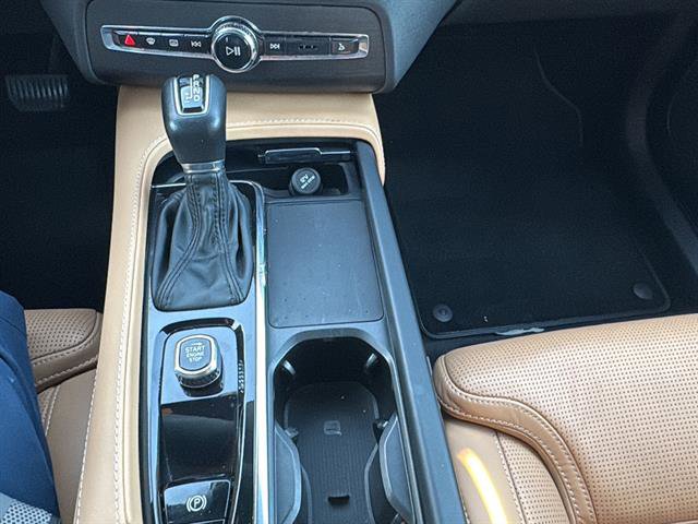 Used 2022 Volvo XC90 T6 Inscription image 28