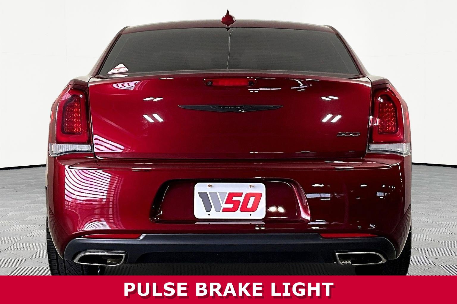 Used 2023 Chrysler 300 Touring w/ Sport Appearance Package image 5