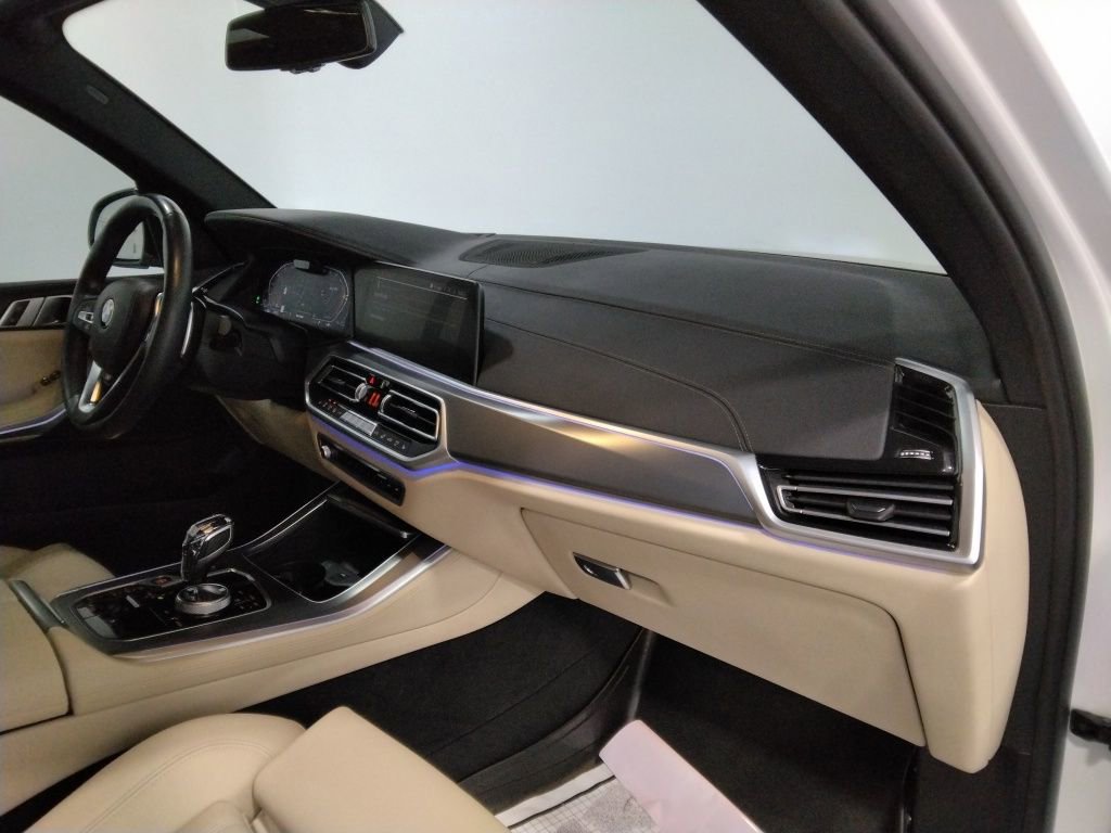 Used 2022 BMW X5 xDrive40i w/ Executive Package image 46