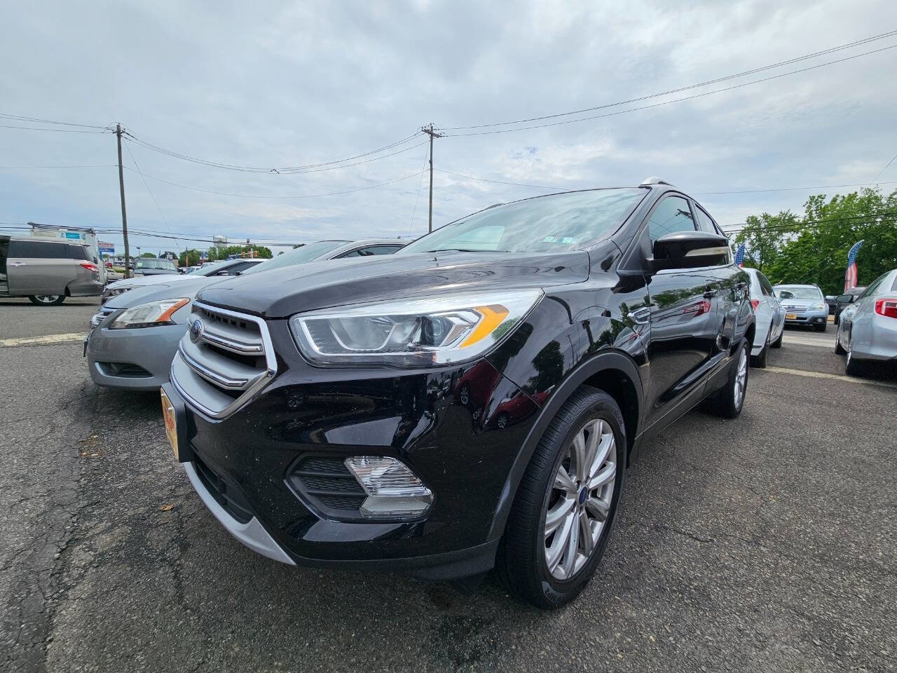 Used 2017 Ford Escape Titanium AWD/4WD image 1