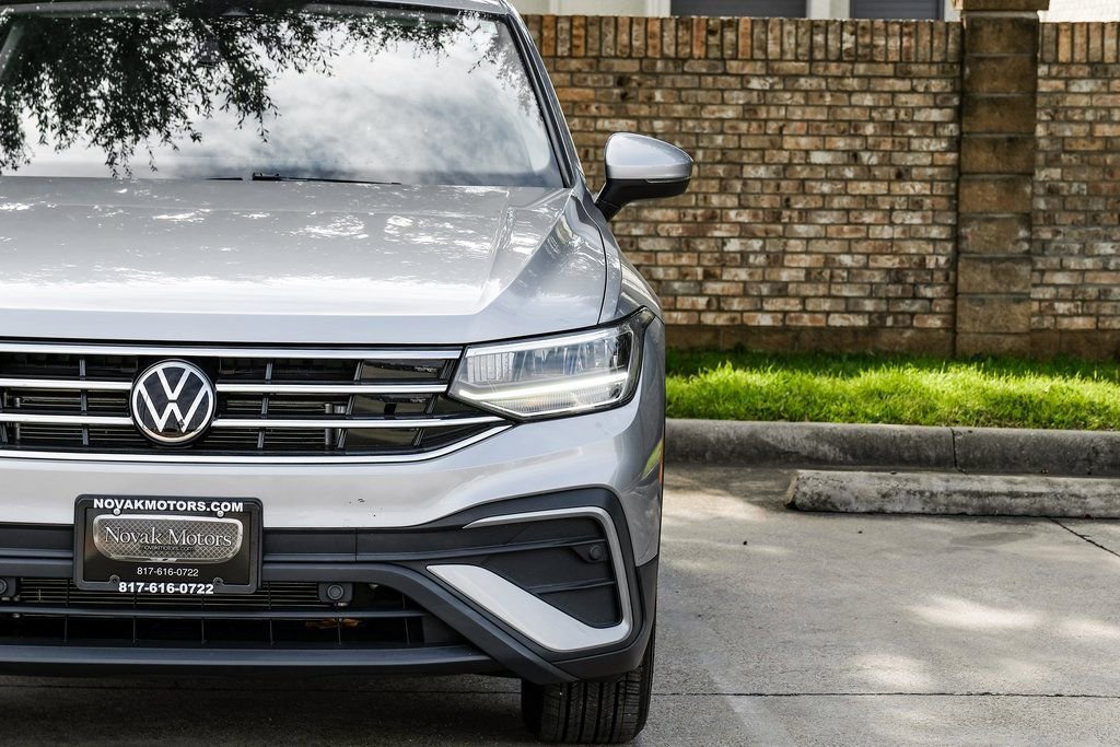 Used 2022 Volkswagen Tiguan SE AWD/4WD image 61