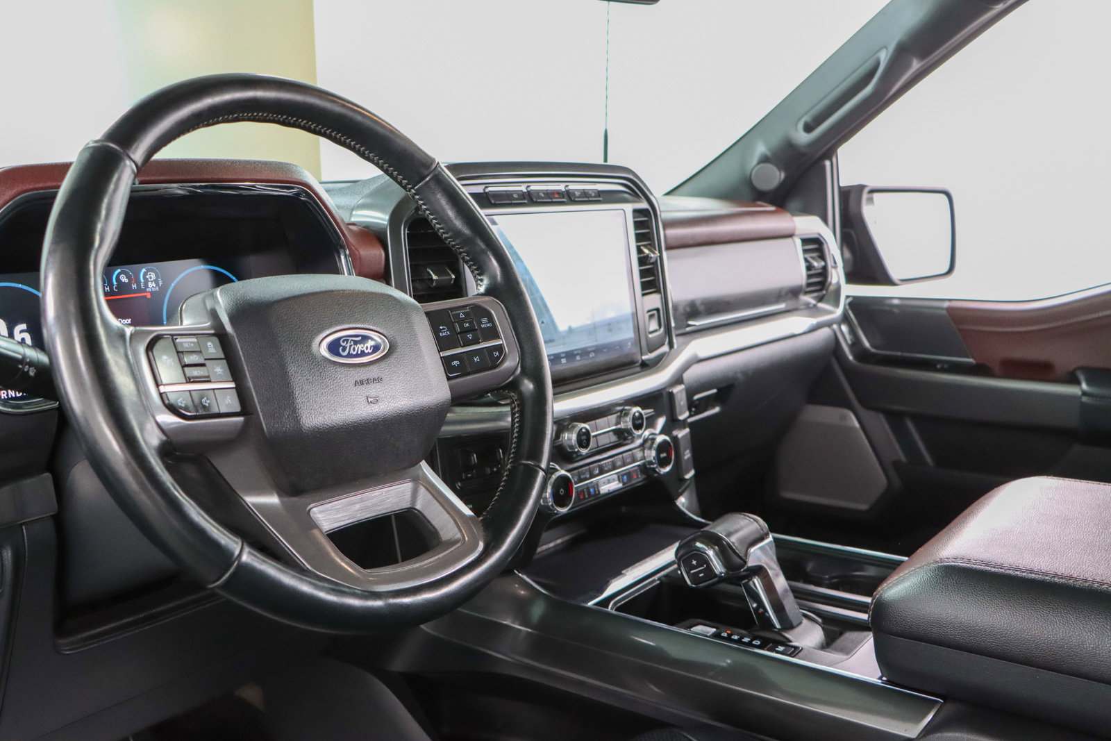 Used 2022 Ford F150 Lariat w/ Equipment Group 502A High image 26