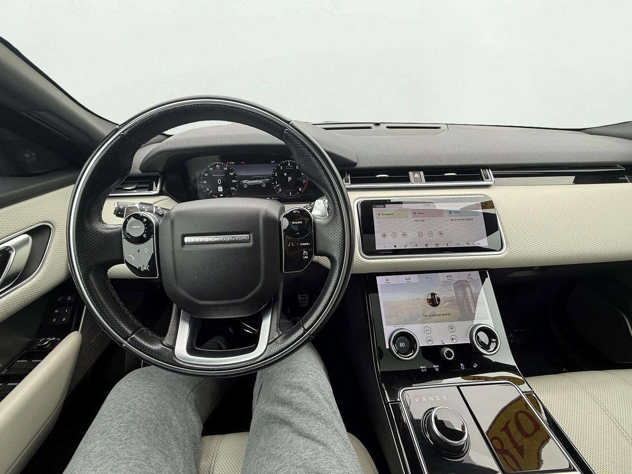 Used 2018 Land Rover Range Rover Velar R-Dynamic SE AWD/4WD image 16