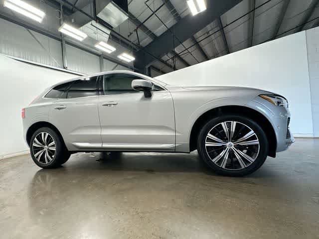 Used 2023 Volvo XC60 B5 Plus w/ Protection Package Premier AWD/4WD image 3
